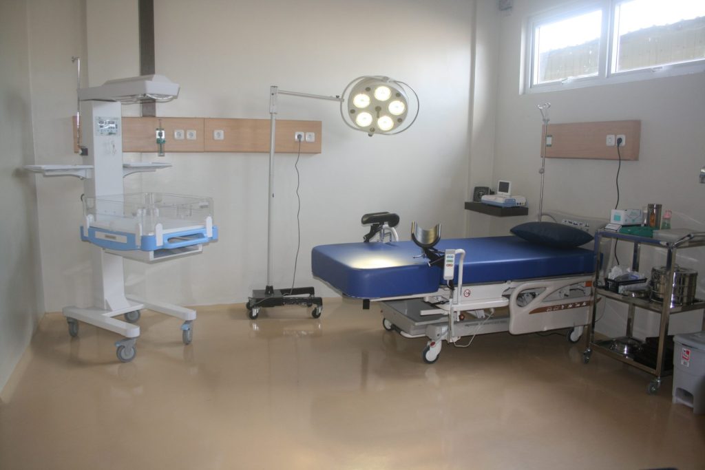 Ruang Bersalin RSU Mitra Medika