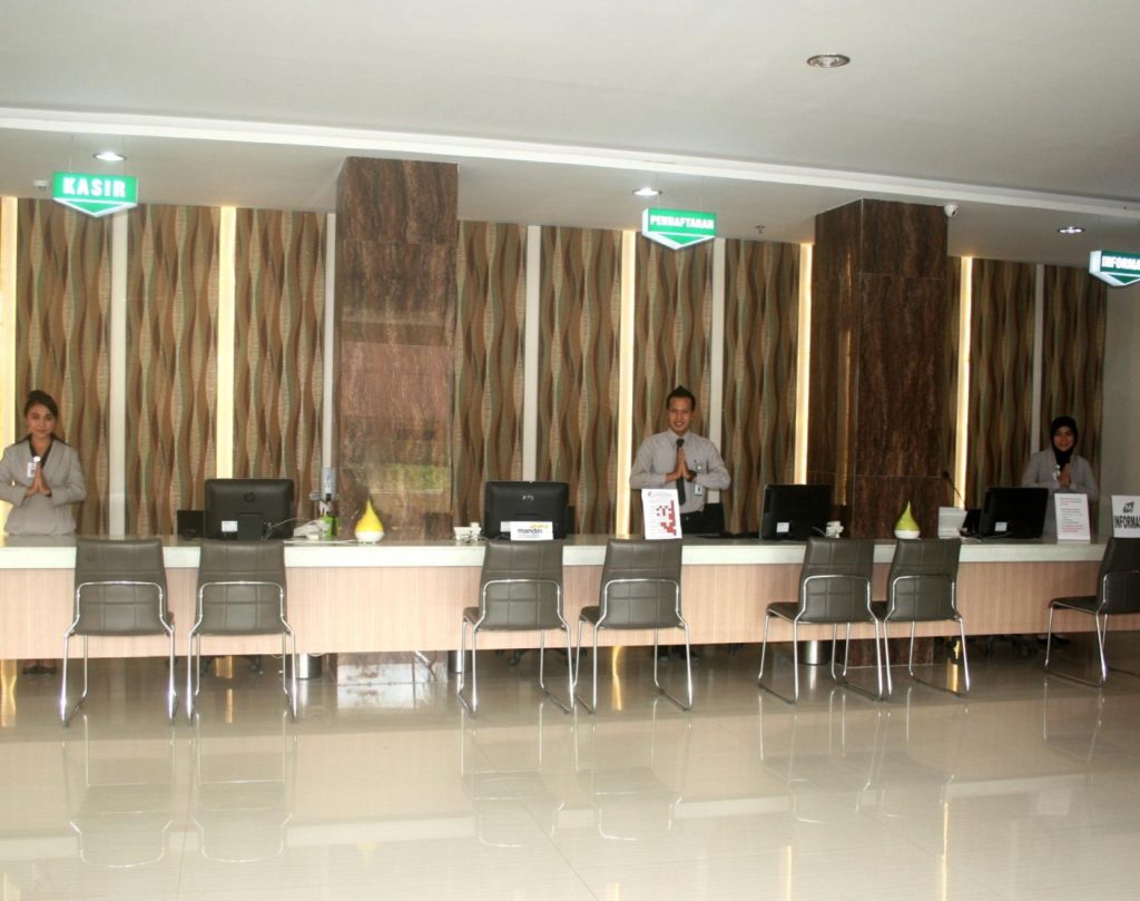 Loket Pendaftaran Terpadu & Layanan Lobby Utama Rumah Sakit
